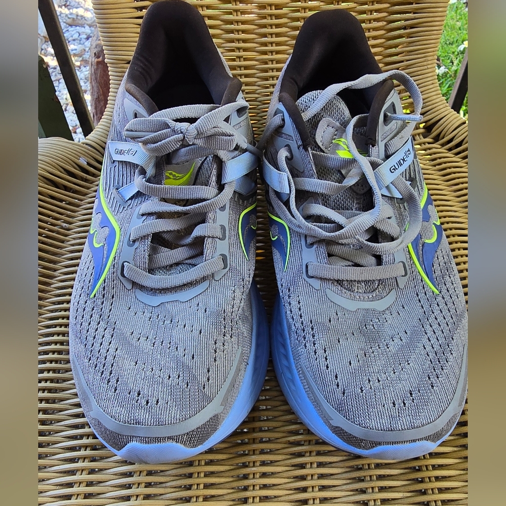 SAUCONY shoes